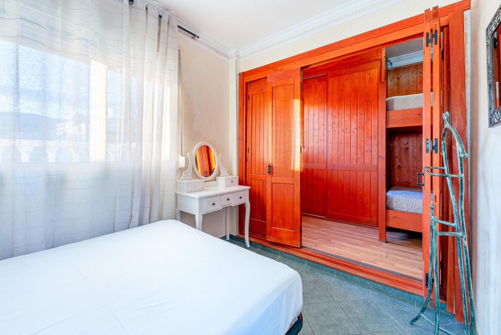 Hof Van Holland Carihuela Torremolinos Exterior photo